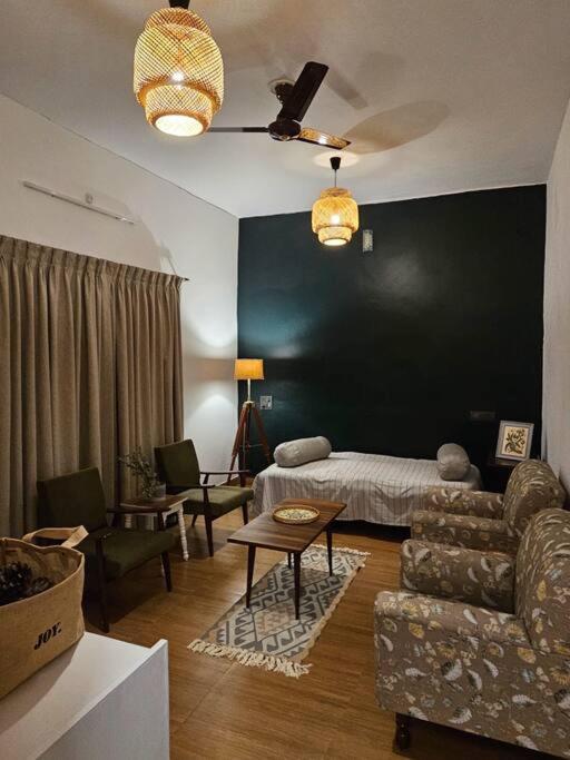The Bougainvillea Cottage Farmstay Near Dehradun , 2 Bedroom Private Cottage Next To Fields And Orchards With Hill Views Extérieur photo
